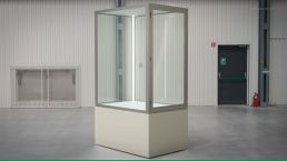 Hochwertige, wetterfeste Vitrinen aus Edelstahl und Glas am Ku'damm in Berlin