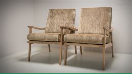 Restaurierte DDR-Sitzgruppe aus den 60er Jahren mit Möbel-Samt und Messingkappen